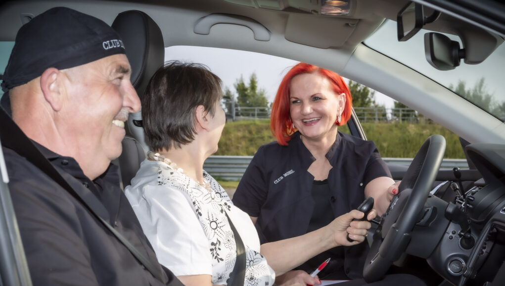 Fahren mit Defiziten. Fahreignungskurs machts möglich. Autofahren mit Handicap | Foto www.clubmobil.at | www.barrierefrei-beratung.at